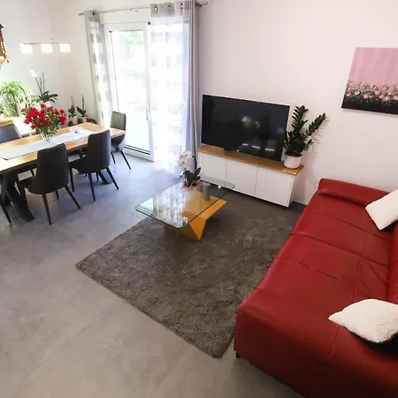 Hisa Dobrega Pocutja * Kozina