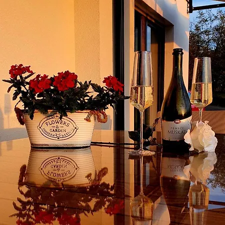 Hisa Dobrega Pocutja * Kozina