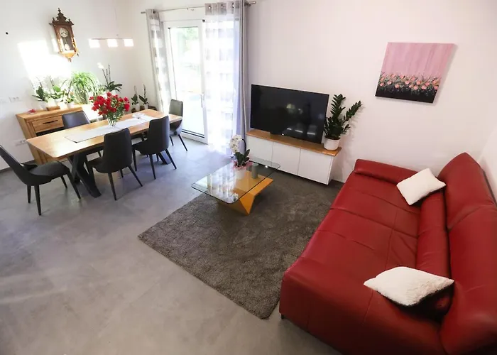 Hisa Dobrega Pocutja * Kozina