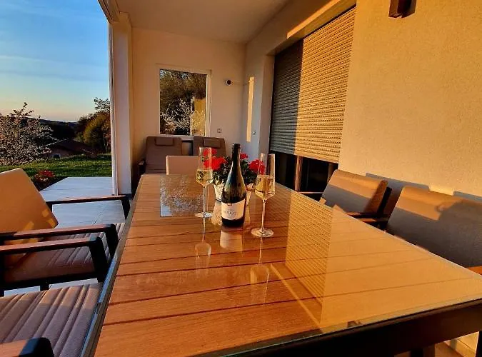 Hisa Dobrega Pocutja コジナ